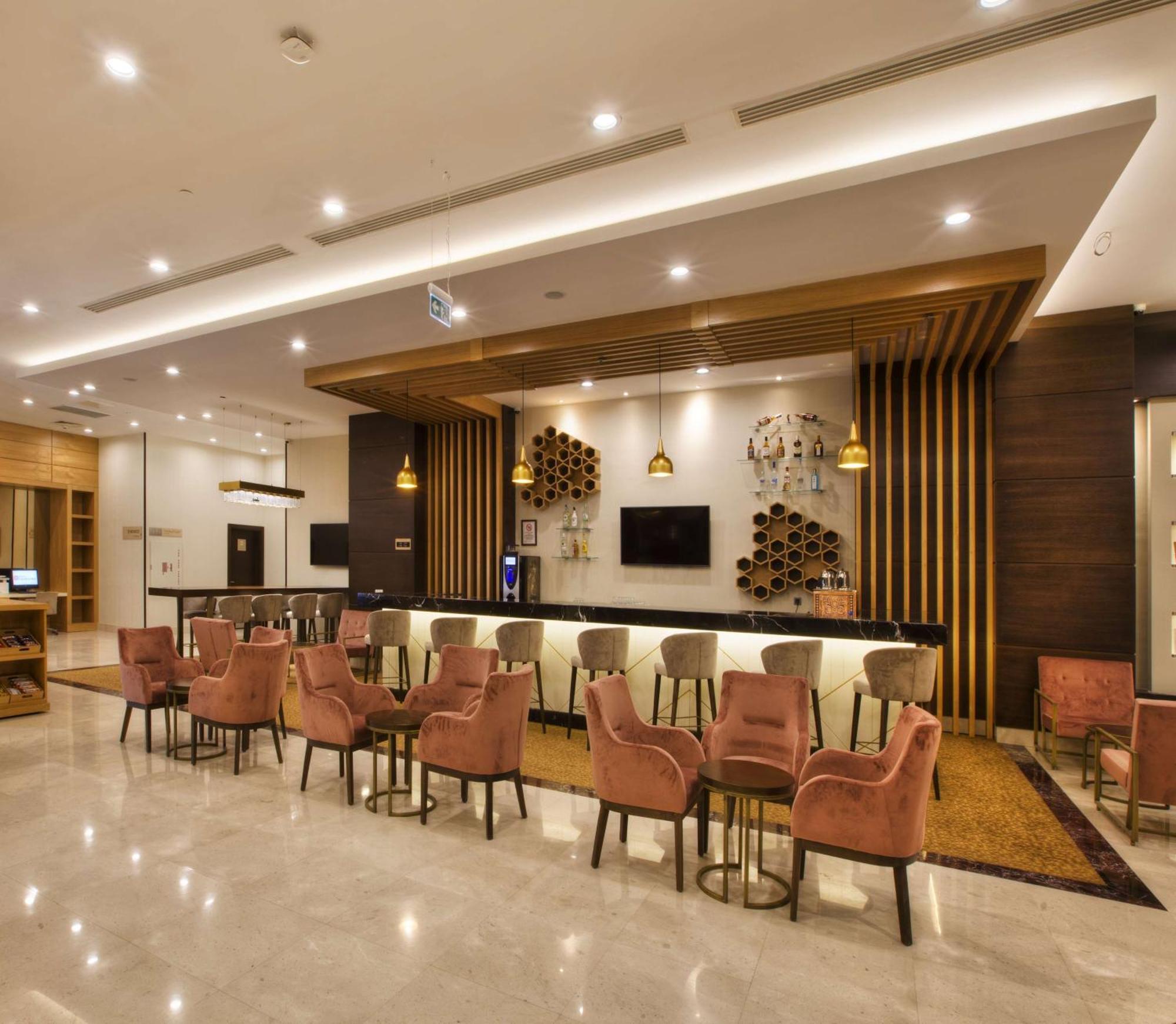 Готель Hilton Garden